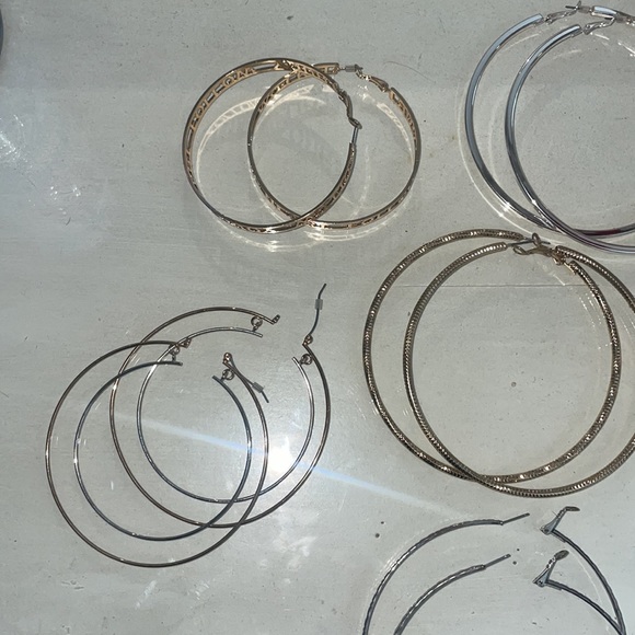 7 gold/sliver large hoop earnings ✨ - Picture 3 of 9